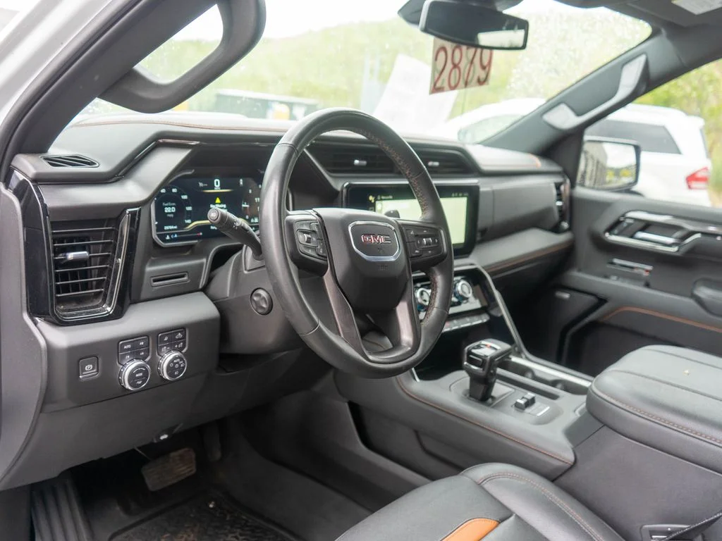 Used 2023 White GMC AT4 image 16