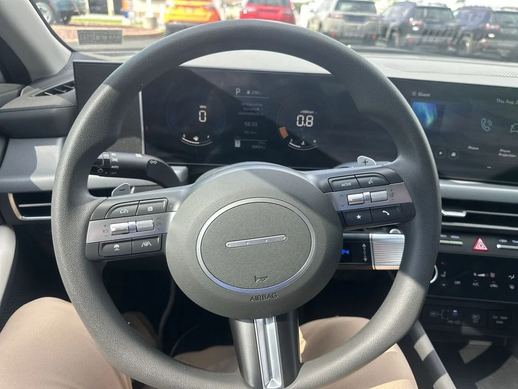 Used 2024 White Hyundai SEL image 21