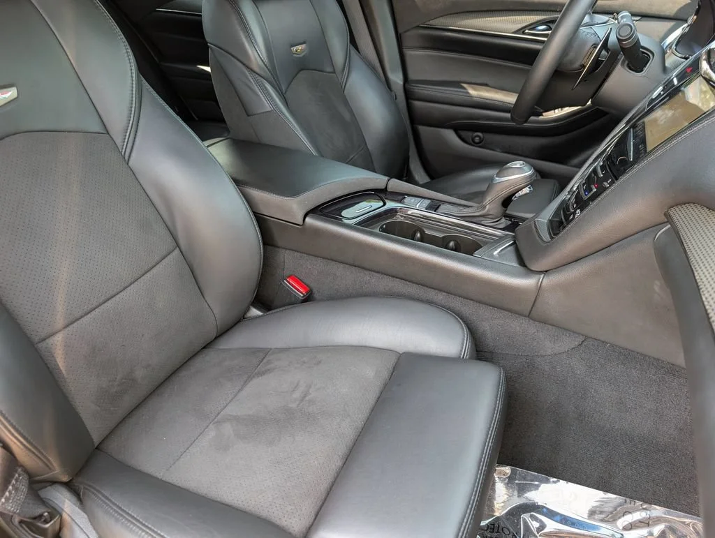 Used 2018 BLACK RAVEN Cadillac 4dr Sdn image 21