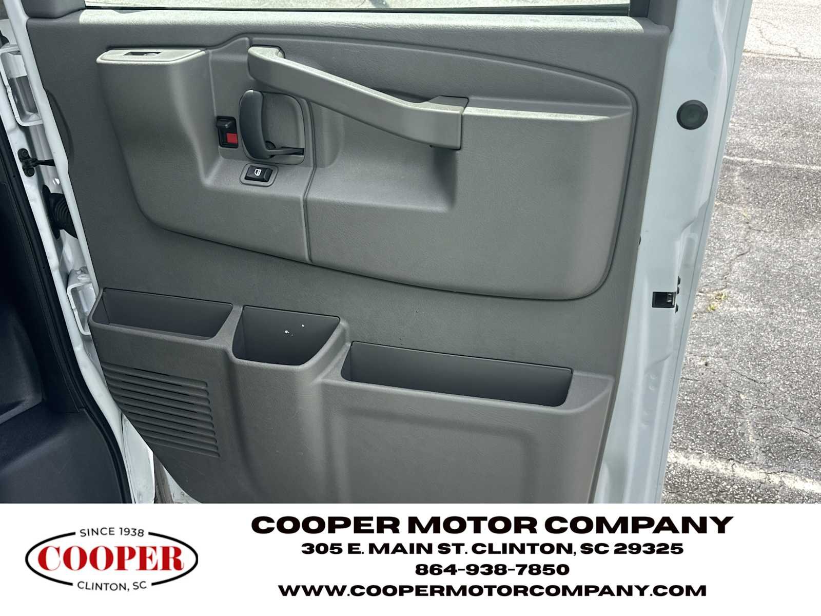 Used 2025 Summit White Chevrolet LS image 14