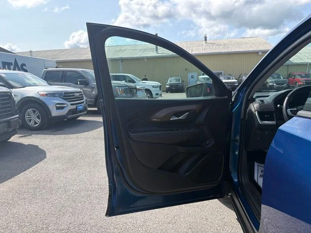 Used 2019 Blue GMC SLE image 17