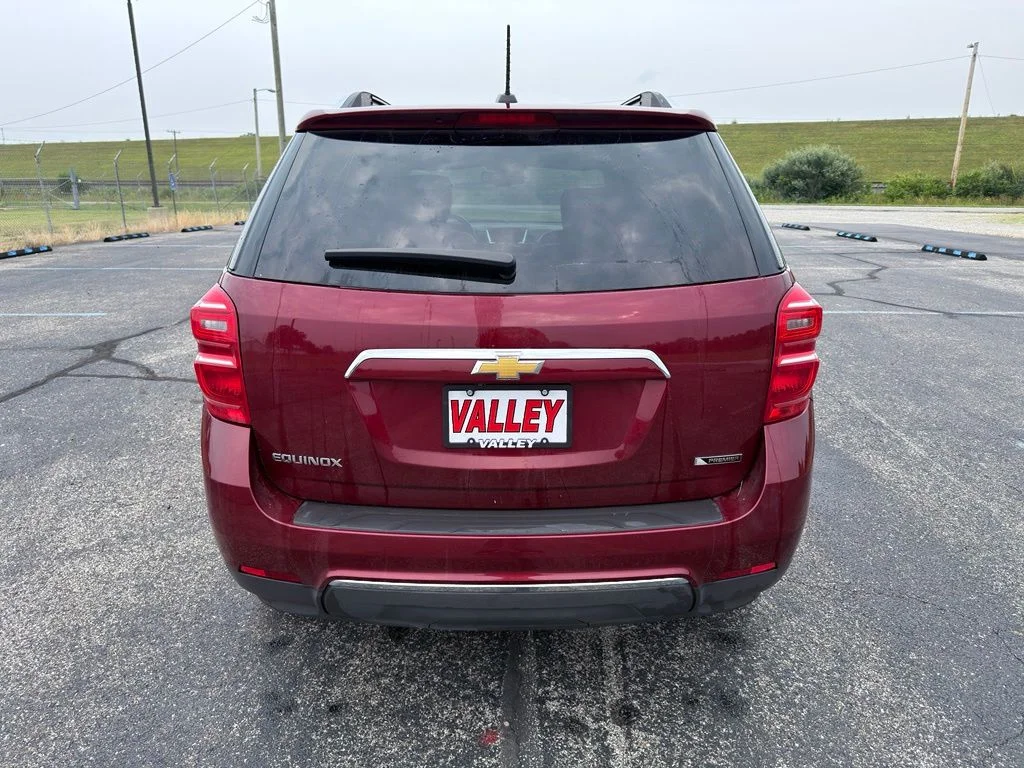 Used 2017 Red Chevrolet Premier image 11