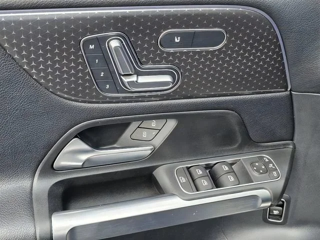 Used 2024 Black Mercedes-Benz GLB 250 image 15