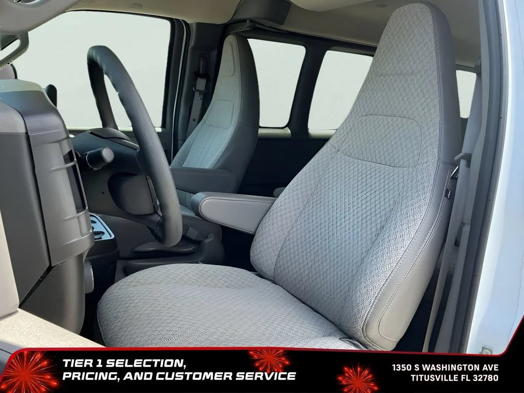 Used 2025 Summit White Chevrolet 1LT image 23