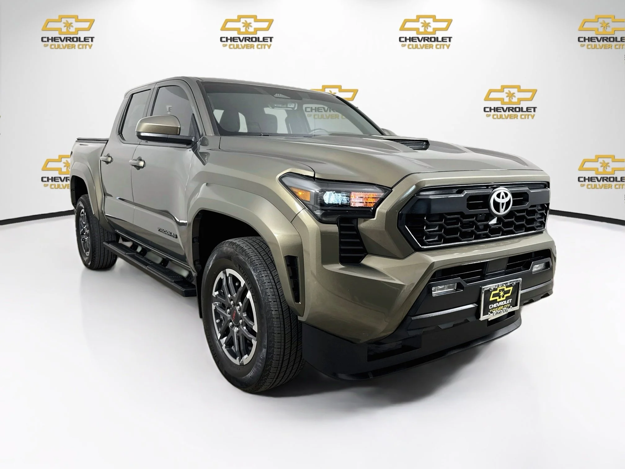 Used 2024  Toyota SR5 image 1