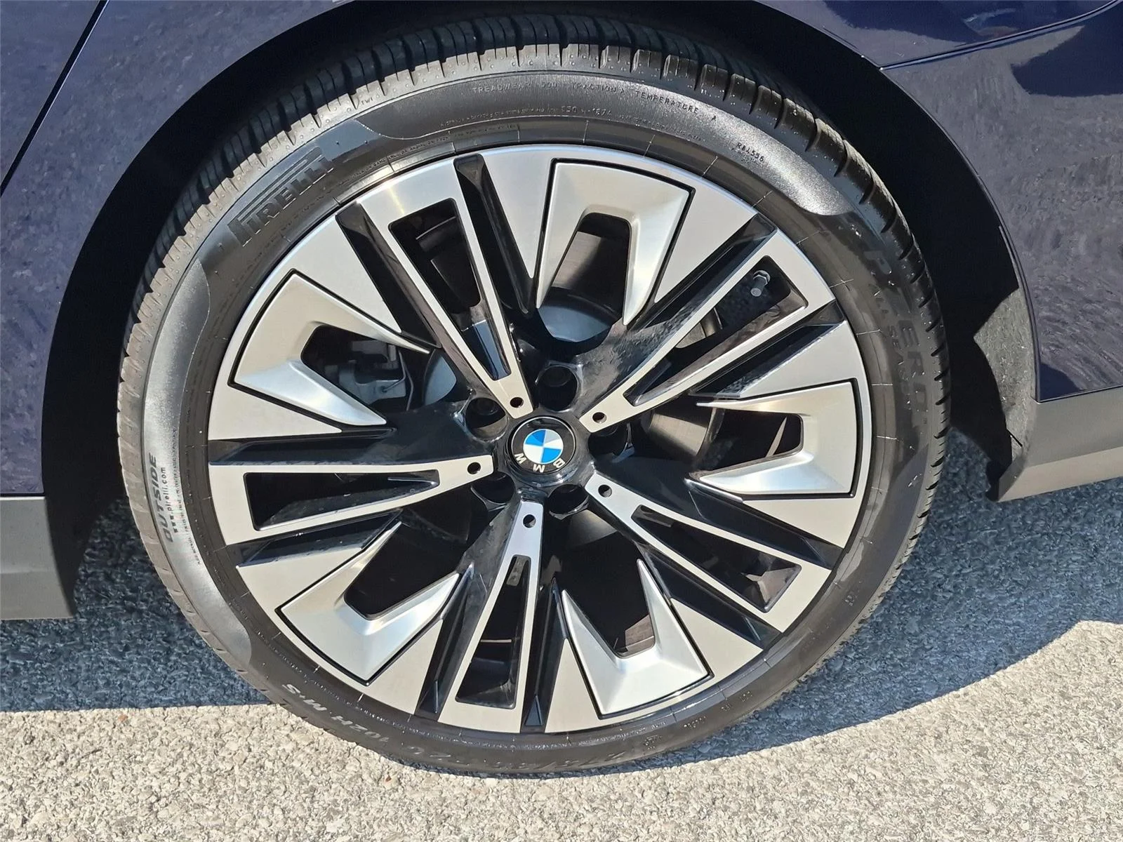 Certified Used 2026 Tanzanite Blue II Metallic BMW 530i xDrive image 11