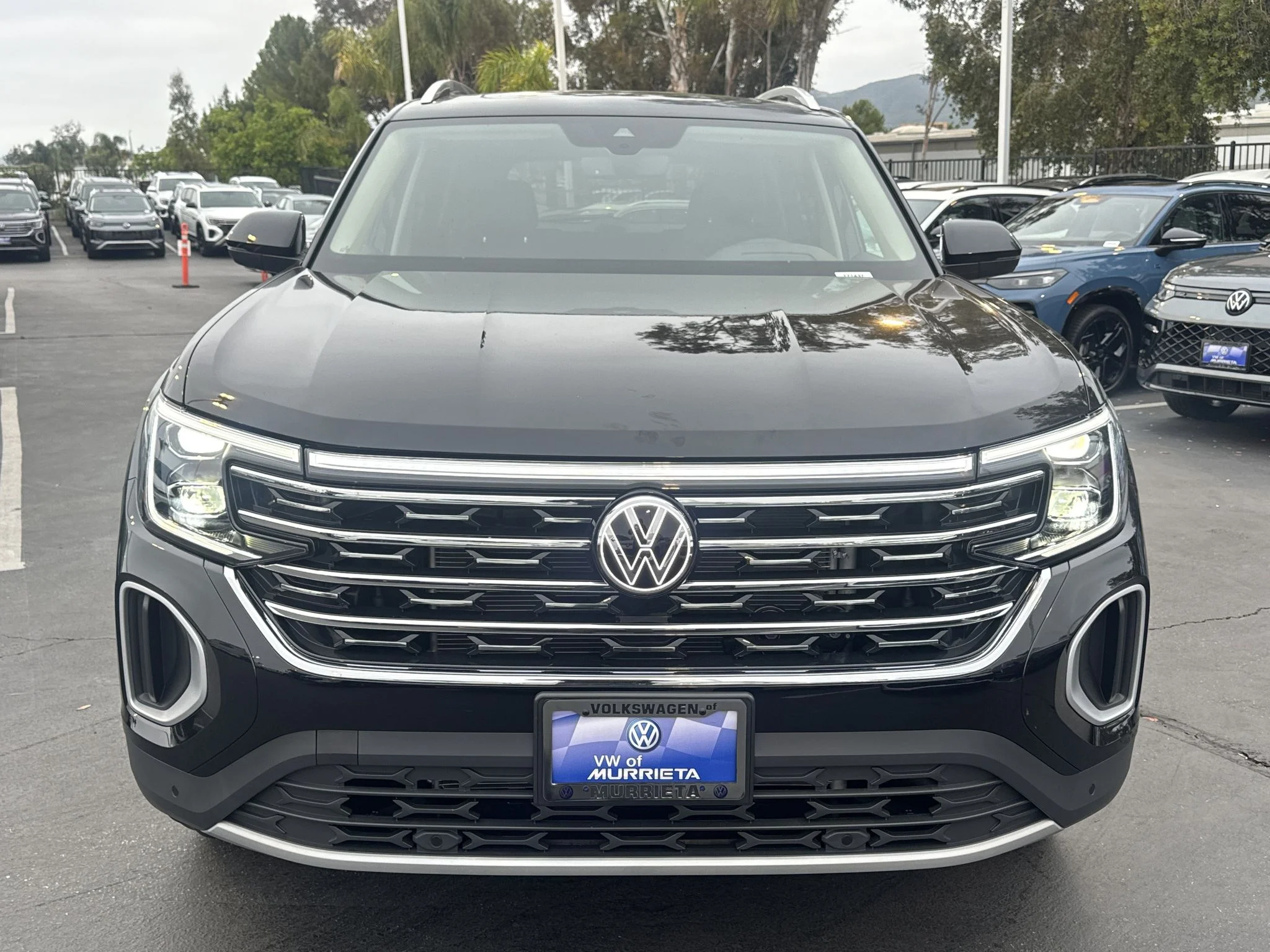 New 2026 Deep Black Pearl Volkswagen 2.0T SEL image 2