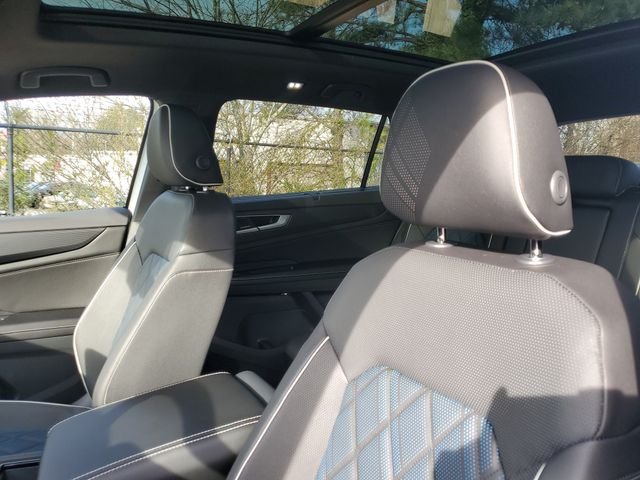 New 2026 White Volkswagen 2.0T SEL Premium R-Line image 16