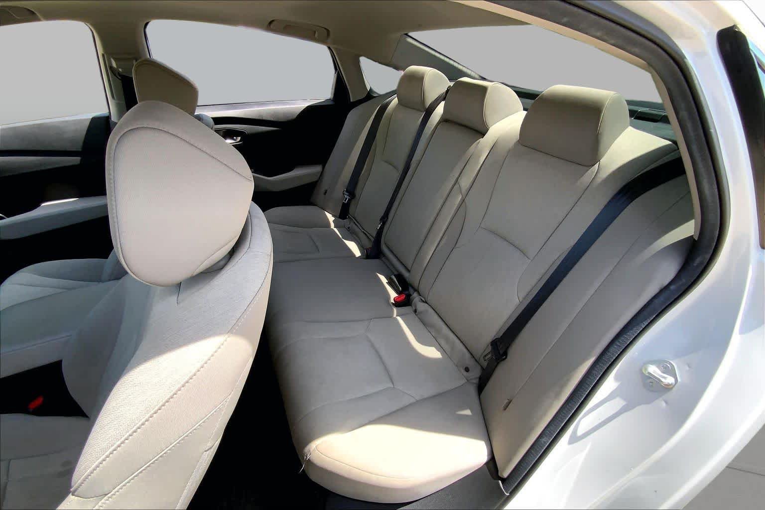 Used 2024 Platinum White Pearl Honda EX image 20