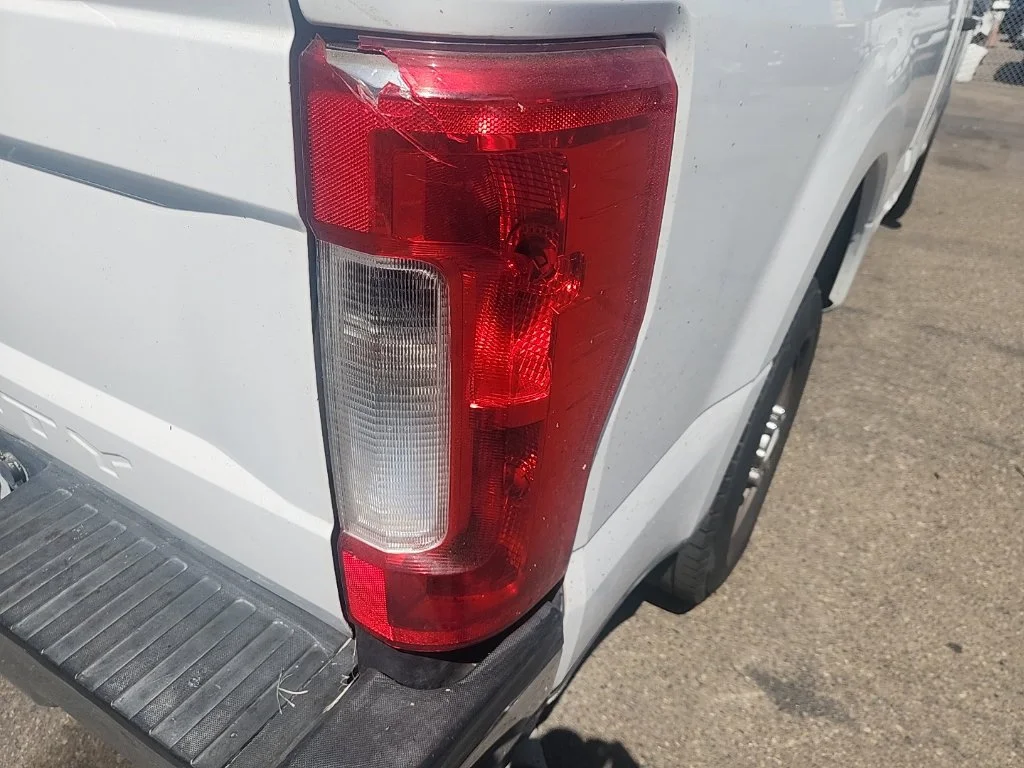 Used 2018 White Ford XL image 13