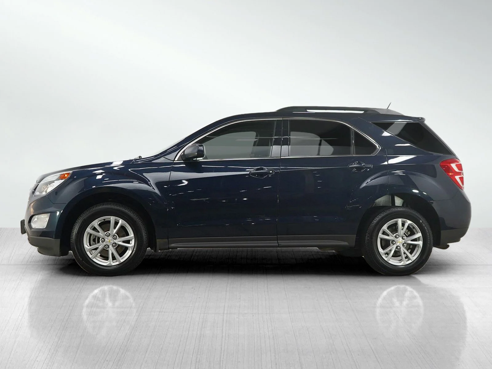 Used 2017 Chevrolet Equinox LT with VIN 2GNFLFEK5H6245384 for sale in Roseville, Minnesota