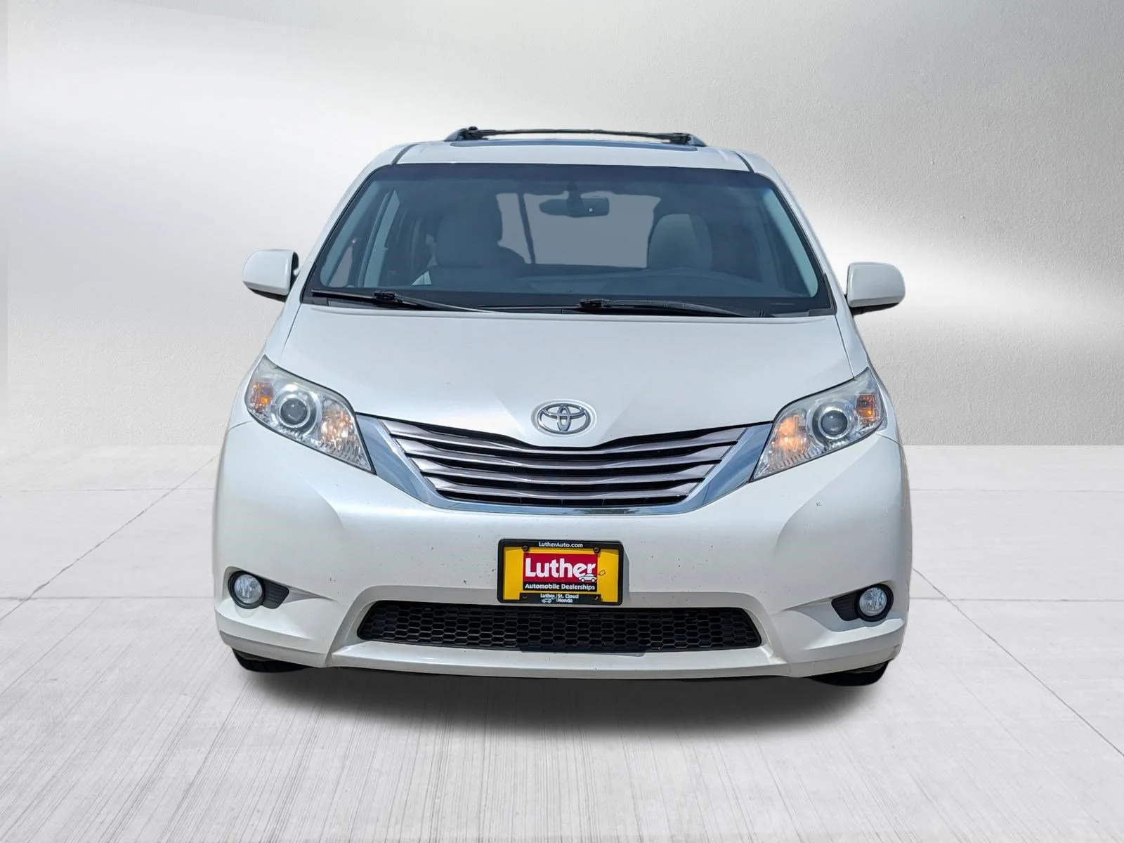 Used 2017 Toyota Sienna XLE with VIN 5TDDZ3DC5HS155312 for sale in Waite Park, Minnesota