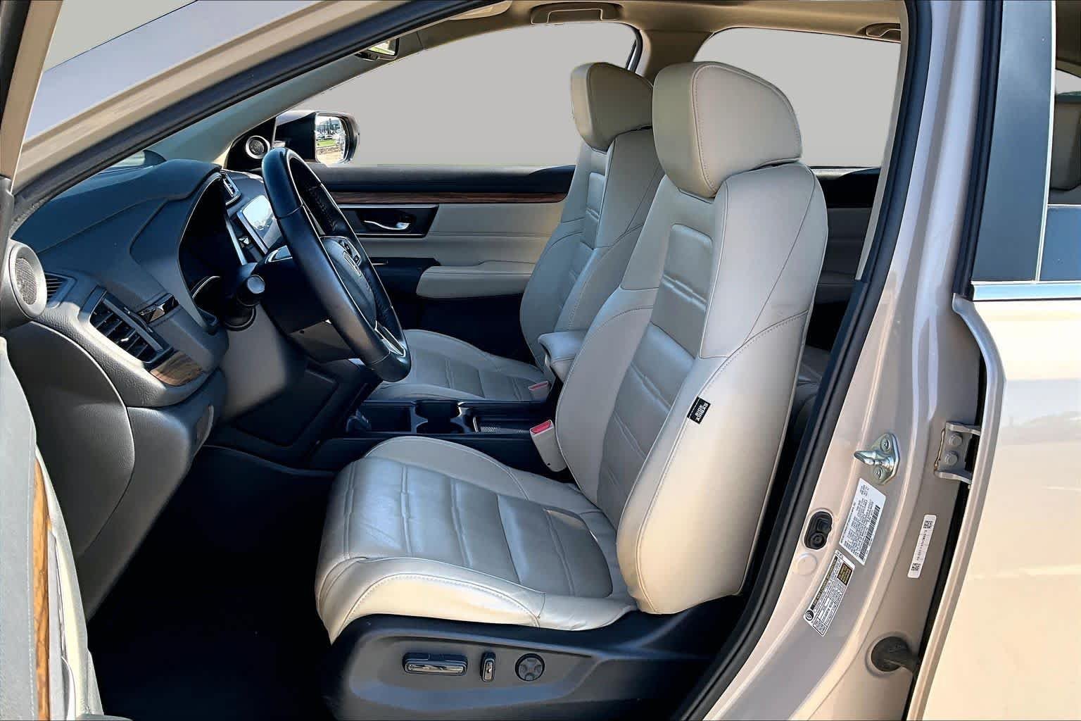 Used 2018 Sandstorm Metallic Honda Touring image 8