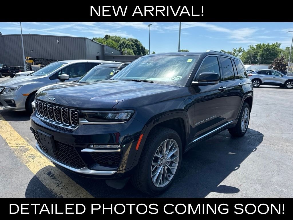 Used 2022 Midnight Sky Jeep Summit 4xe image 2