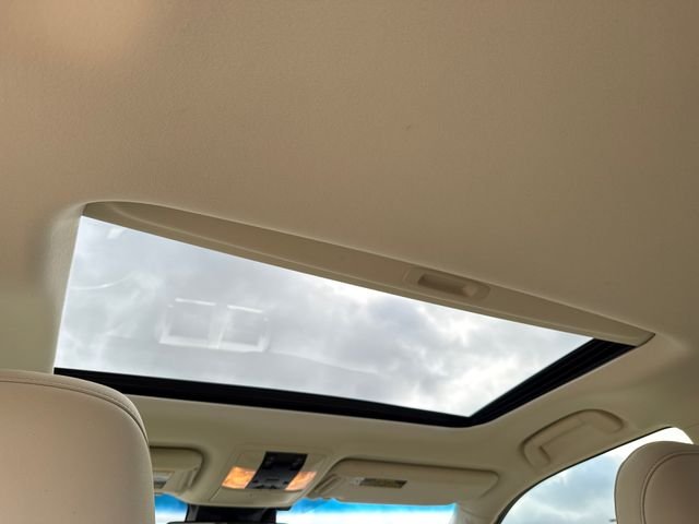 Used 2020 White Lexus 460 image 16