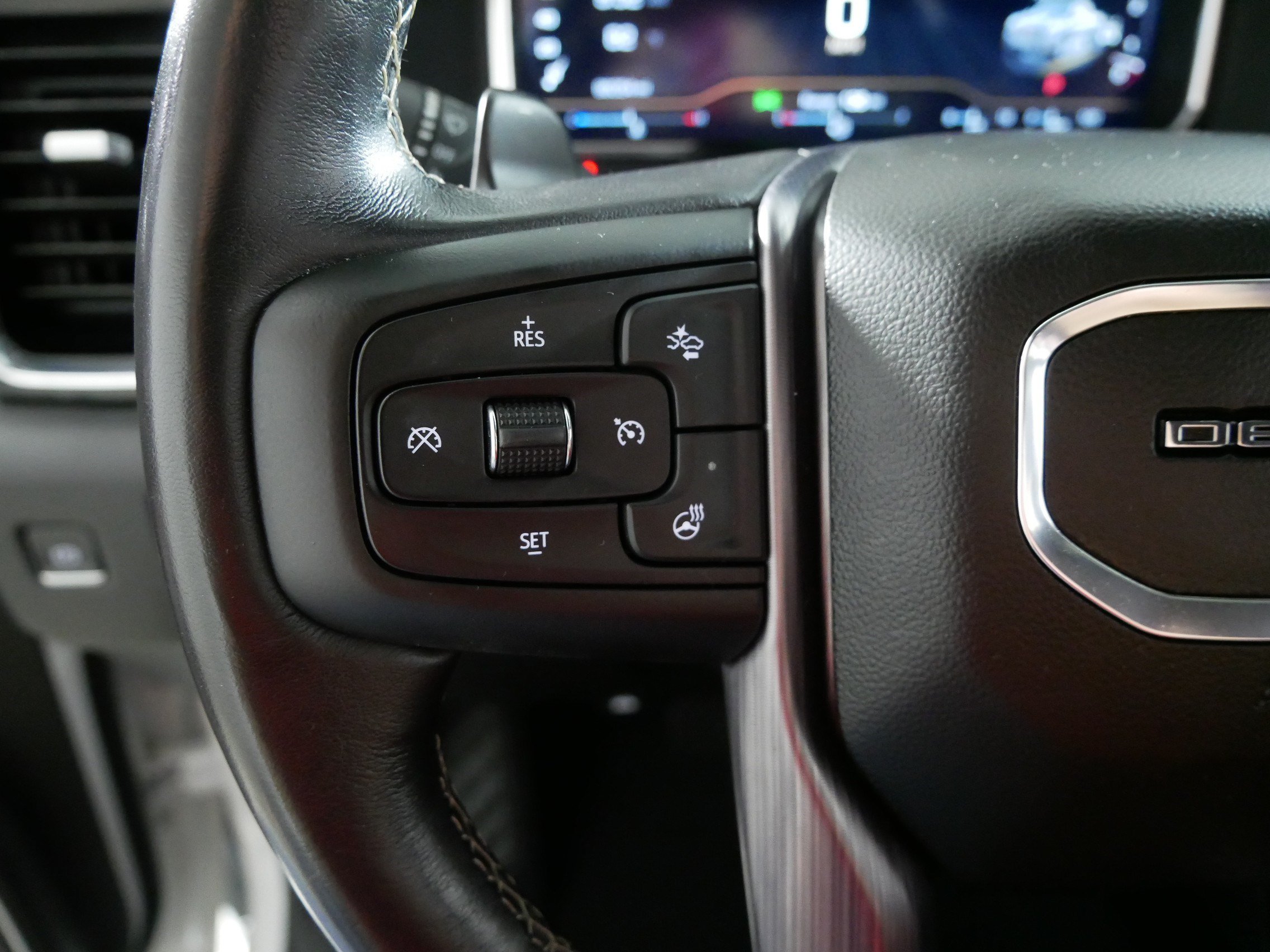 Used 2023 White Frost Tricoat GMC Denali Ultimate image 27