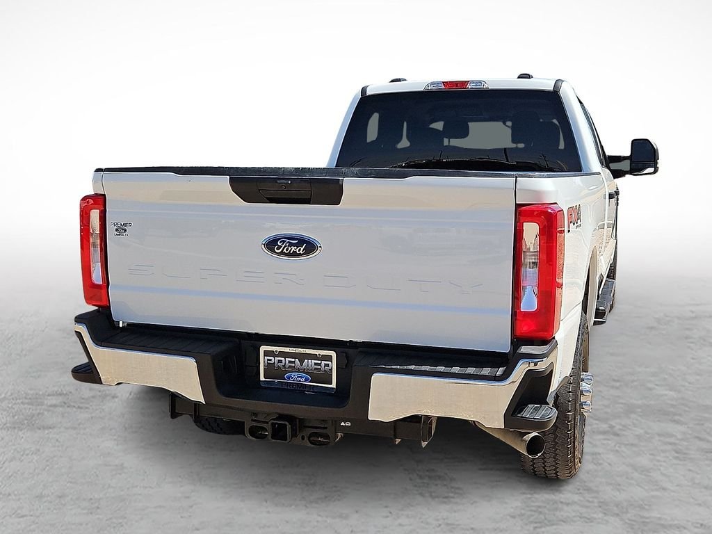 Used 2025 Oxford White Ford XLT image 10