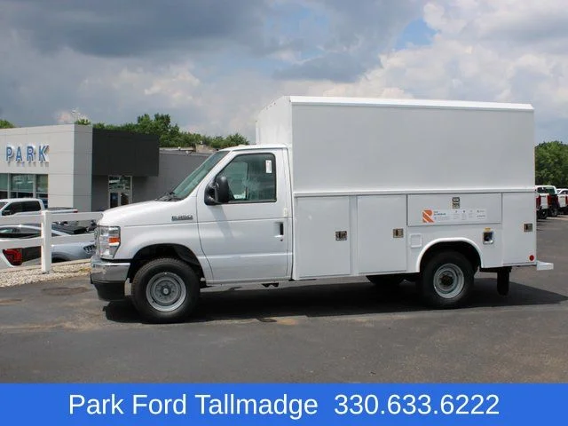 2026 Ford E-Series SRW E-350 Super Duty 138 in WB's photo