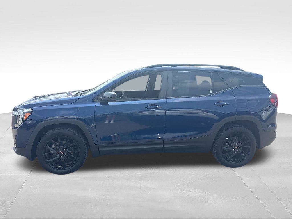Used 2023 Blue GMC SLE image 2