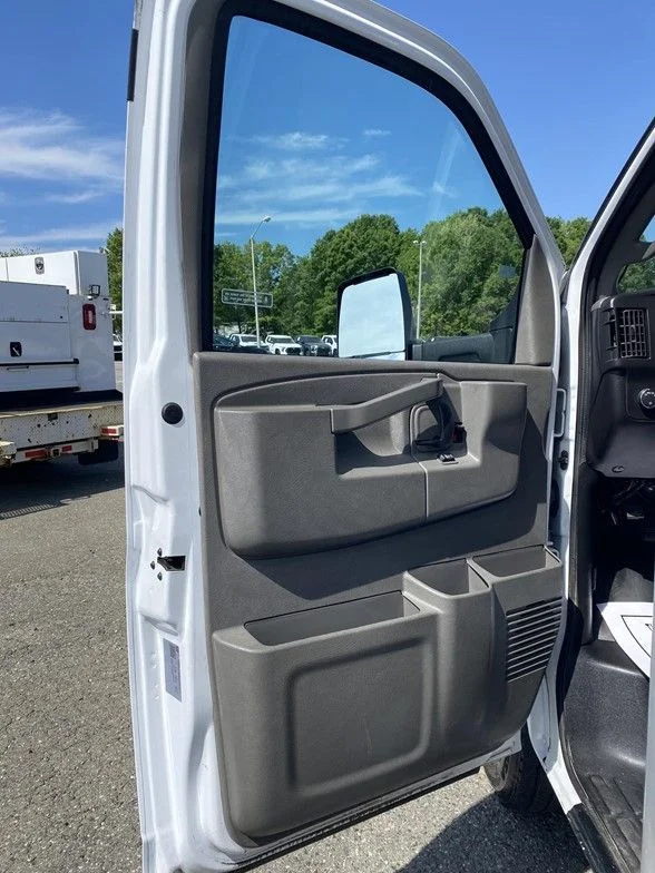 Used 2024 White GMC Work Van image 9