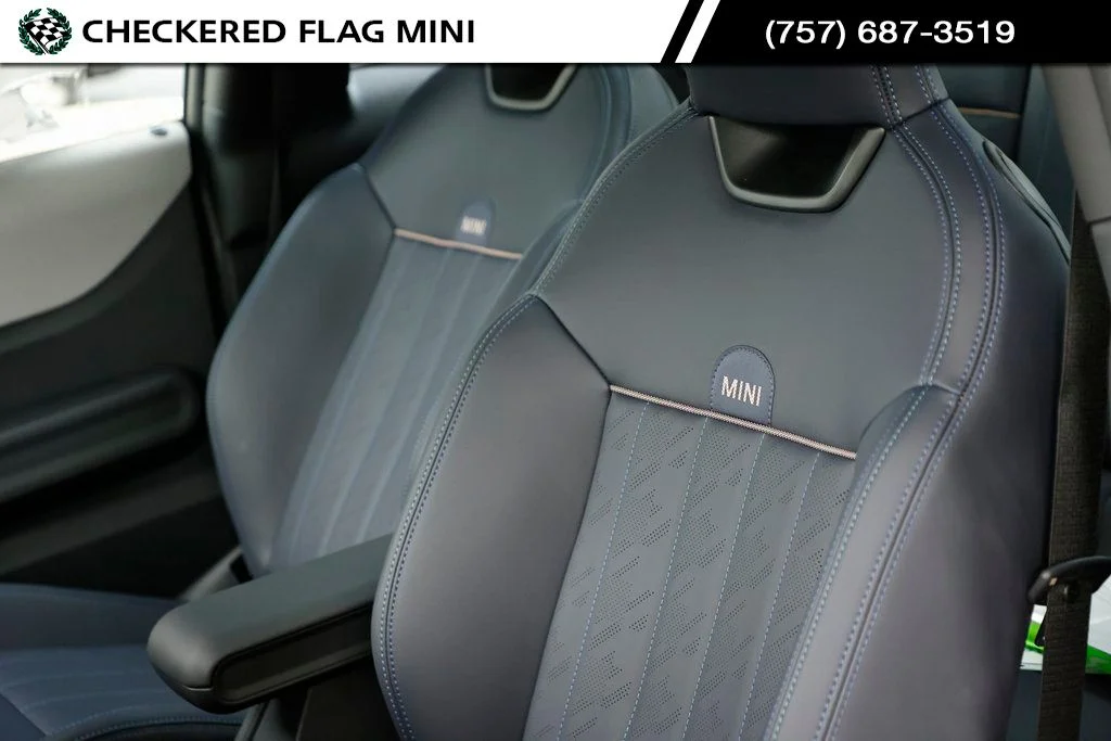 Used 2025 Midnight Black II MINI Signature image 20