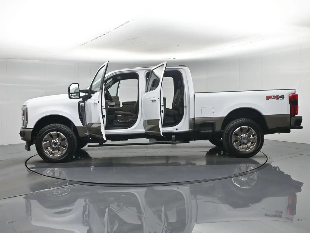 New 2027 Oxford White Ford King Ranch image 38