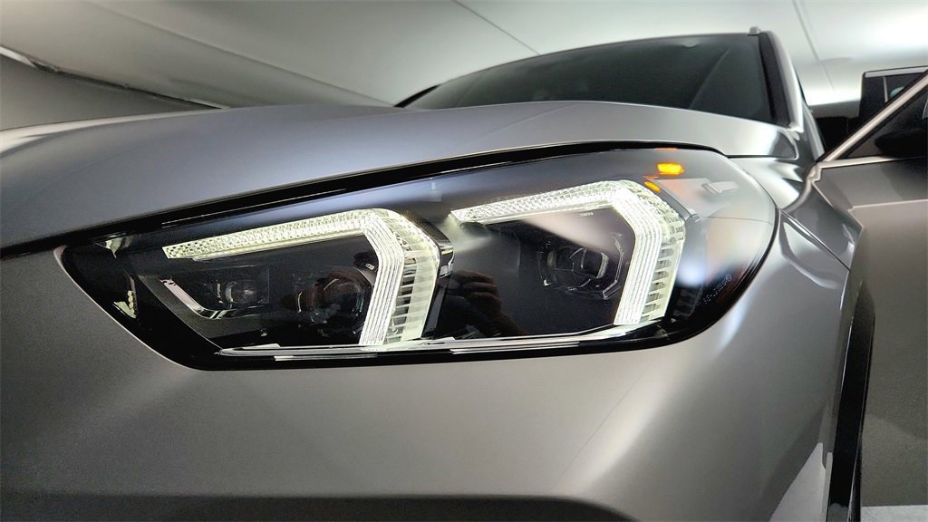 Used 2026 Space Silver Metallic BMW xDrive28i image 40