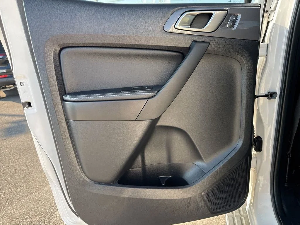 Used 2019 White Ford Lariat image 21