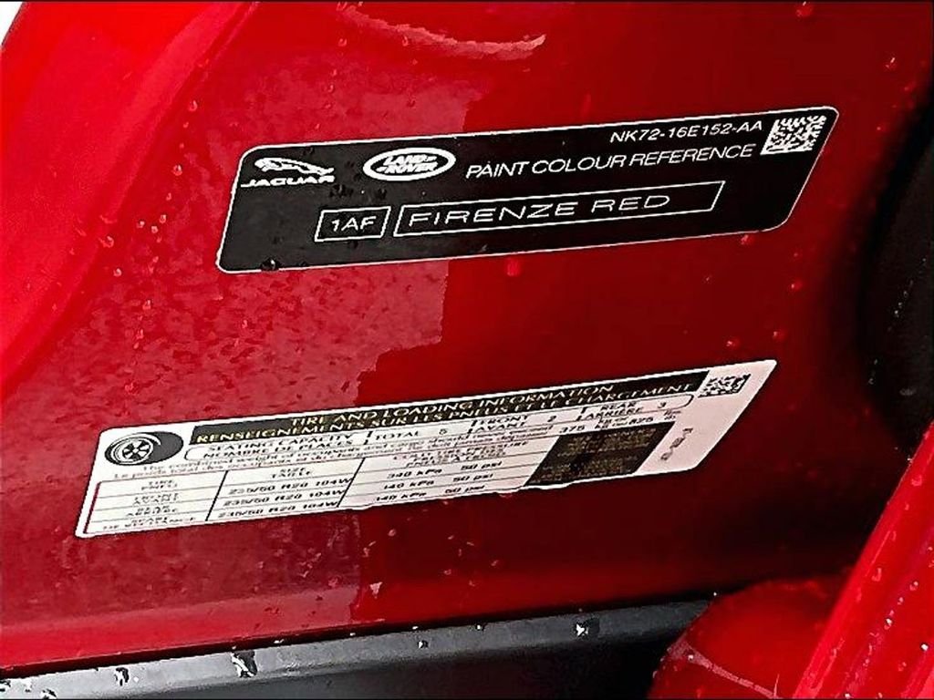 Used 2023 Red Land Rover SE R-Dynamic image 33
