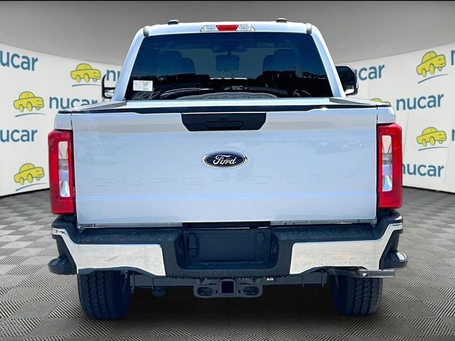 New 2026 Oxford White Ford XLT image 4