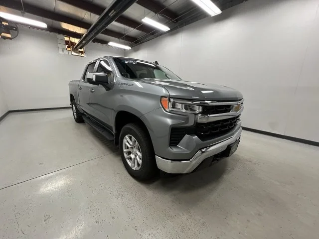 2025 Chevrolet Silverado 1500 LT - Photo 2