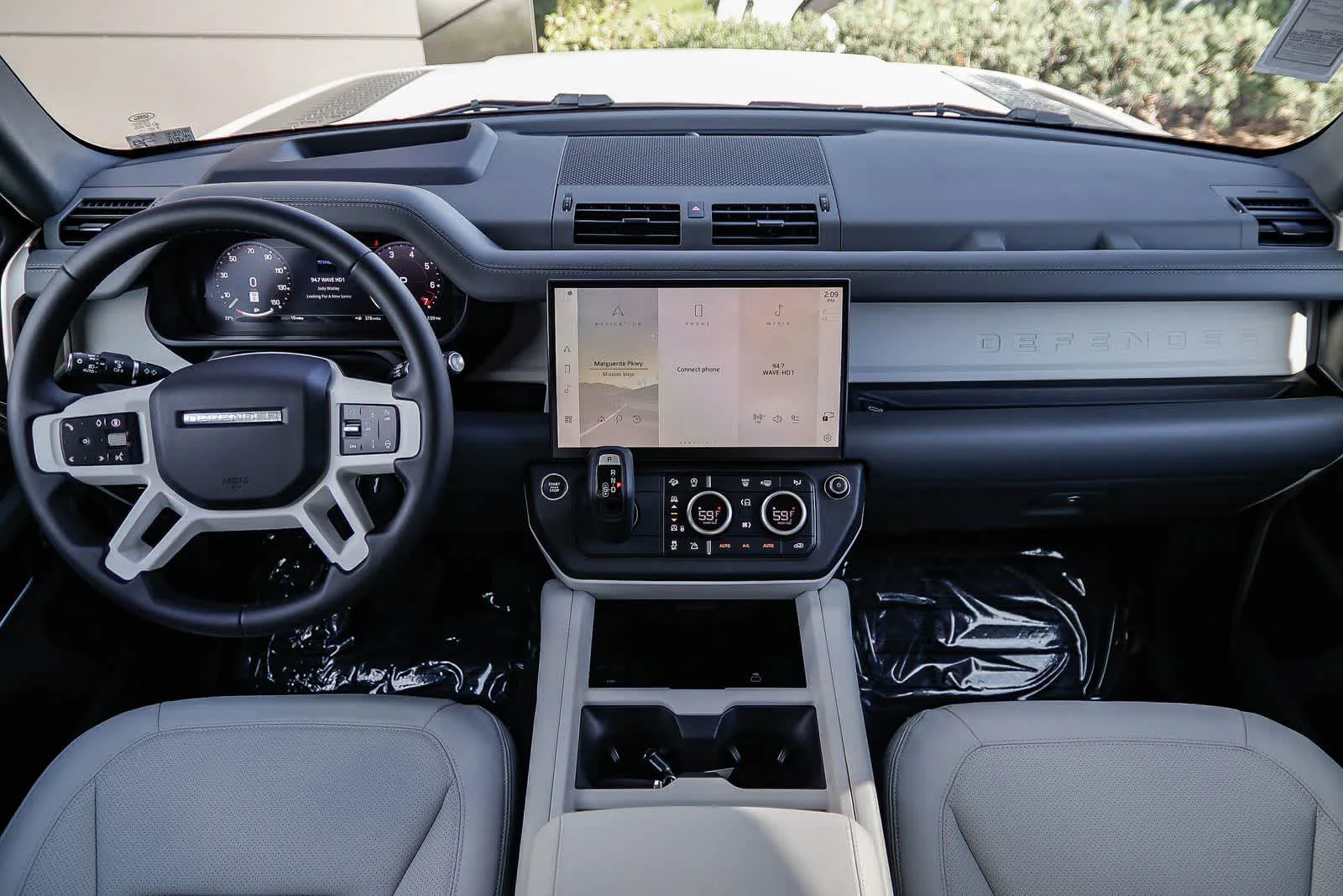 2026 Land Rover Defender X-Dynamic SE - Photo 12