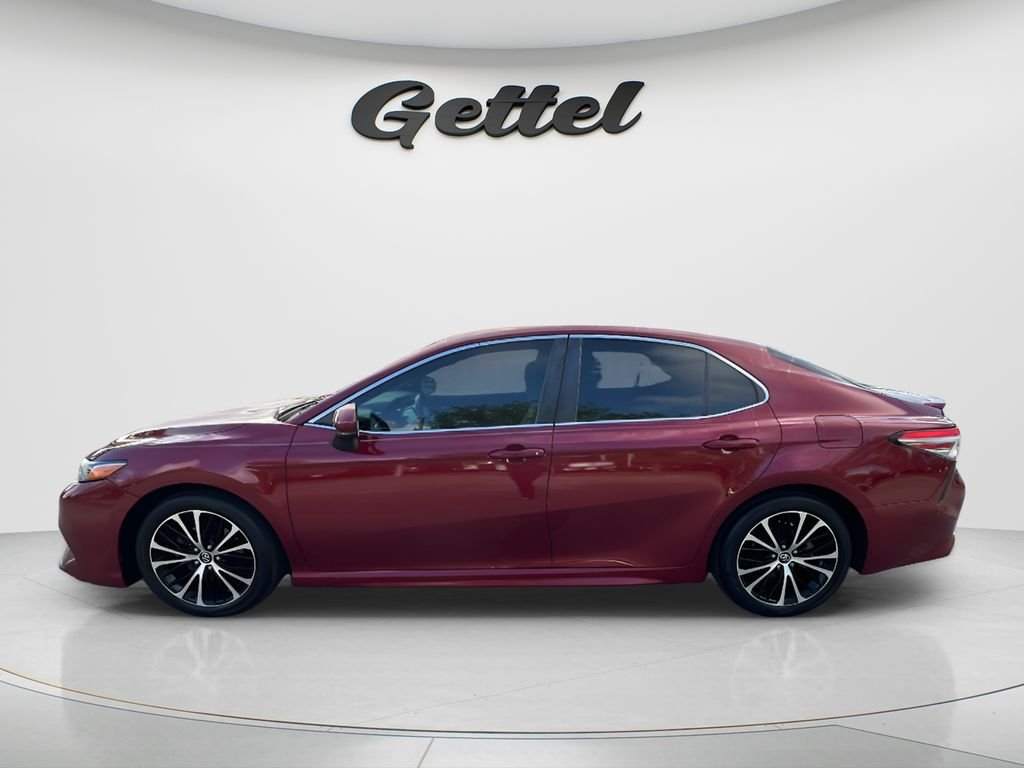 Used 2018 Red Toyota SE image 8