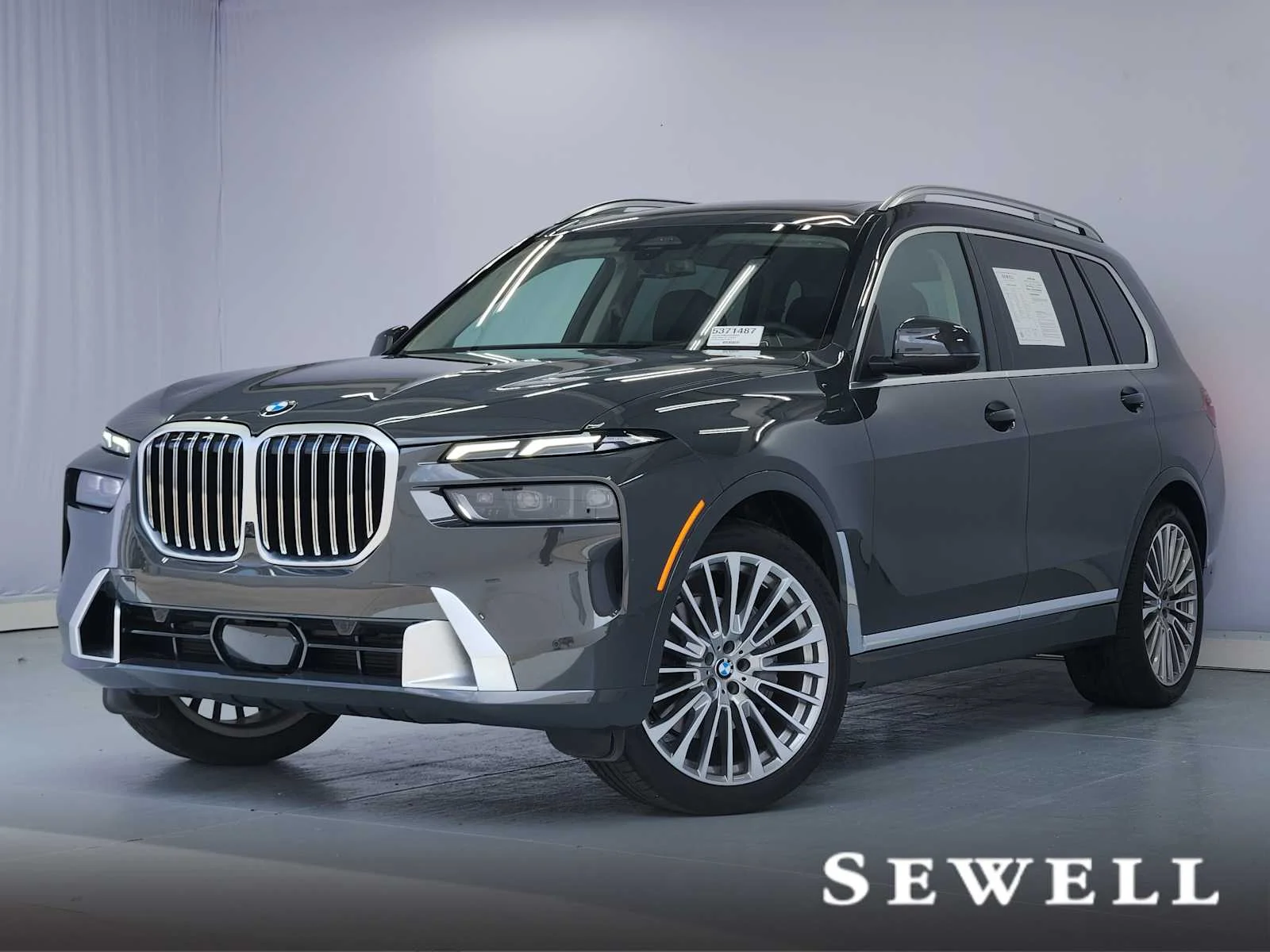 2025 BMW X7 xDrive40i's photo