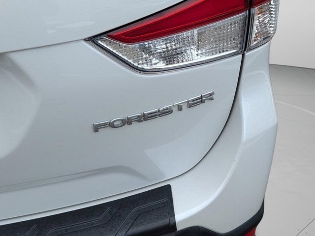 Used 2023 White Subaru Base image 37
