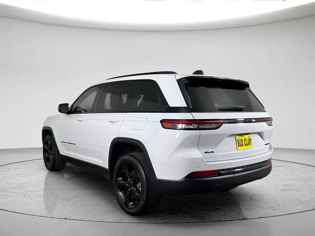 Used 2024 White Jeep Limited image 7