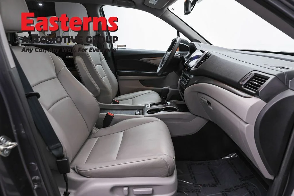 Used 2018 Gray Honda EX-L image 23
