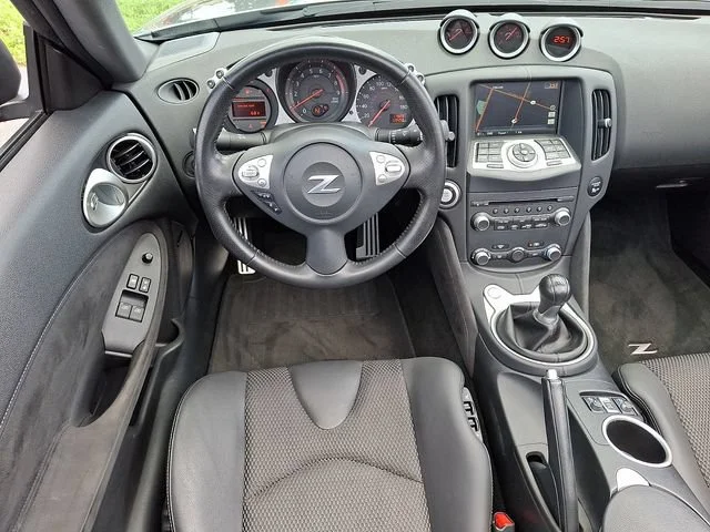 Used 2019 Gray Nissan  image 11