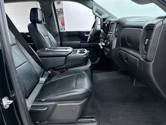 Used 2021 Black Chevrolet Custom image 15