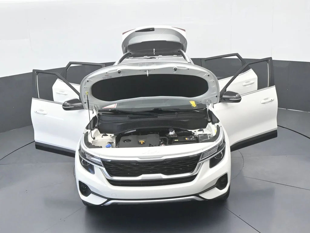 Used 2023 Clear White/Black Roof Kia S image 65