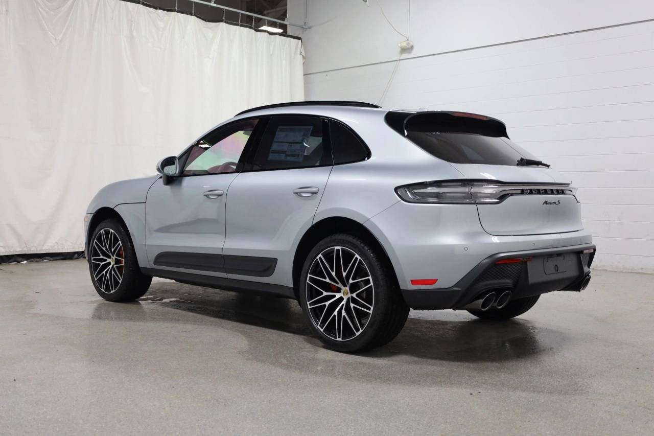 New 2026 Dolomite Silver Metallic Porsche S image 3