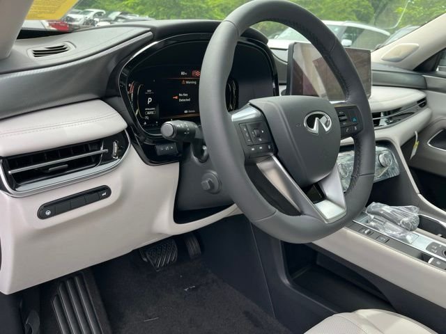 New 2027 Deep Emerald INFINITI Luxe AWD image 11