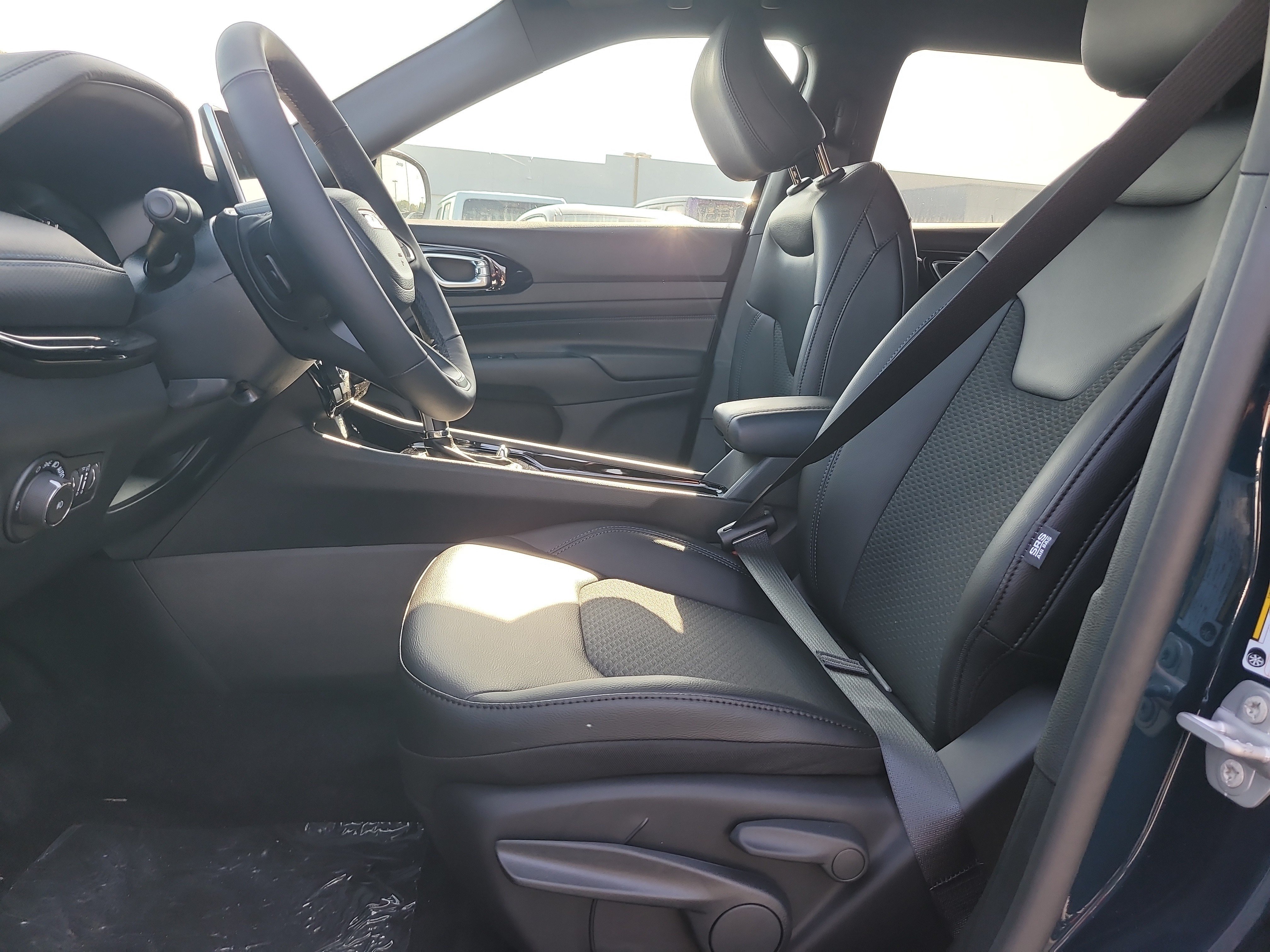 New 2026 Fathom Blue Pearl Coat Jeep Latitude Altitude image 13