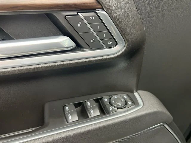 2025 GMC Sierra 1500 SLT - Photo 23