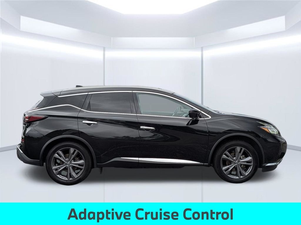 Used 2021 Black Nissan Platinum image 9