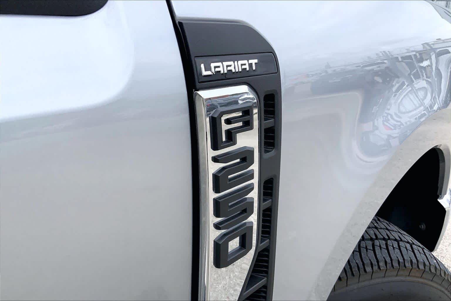 Used 2024 Iconic Silver Metallic Ford F-250 Pickup LARIAT image 31
