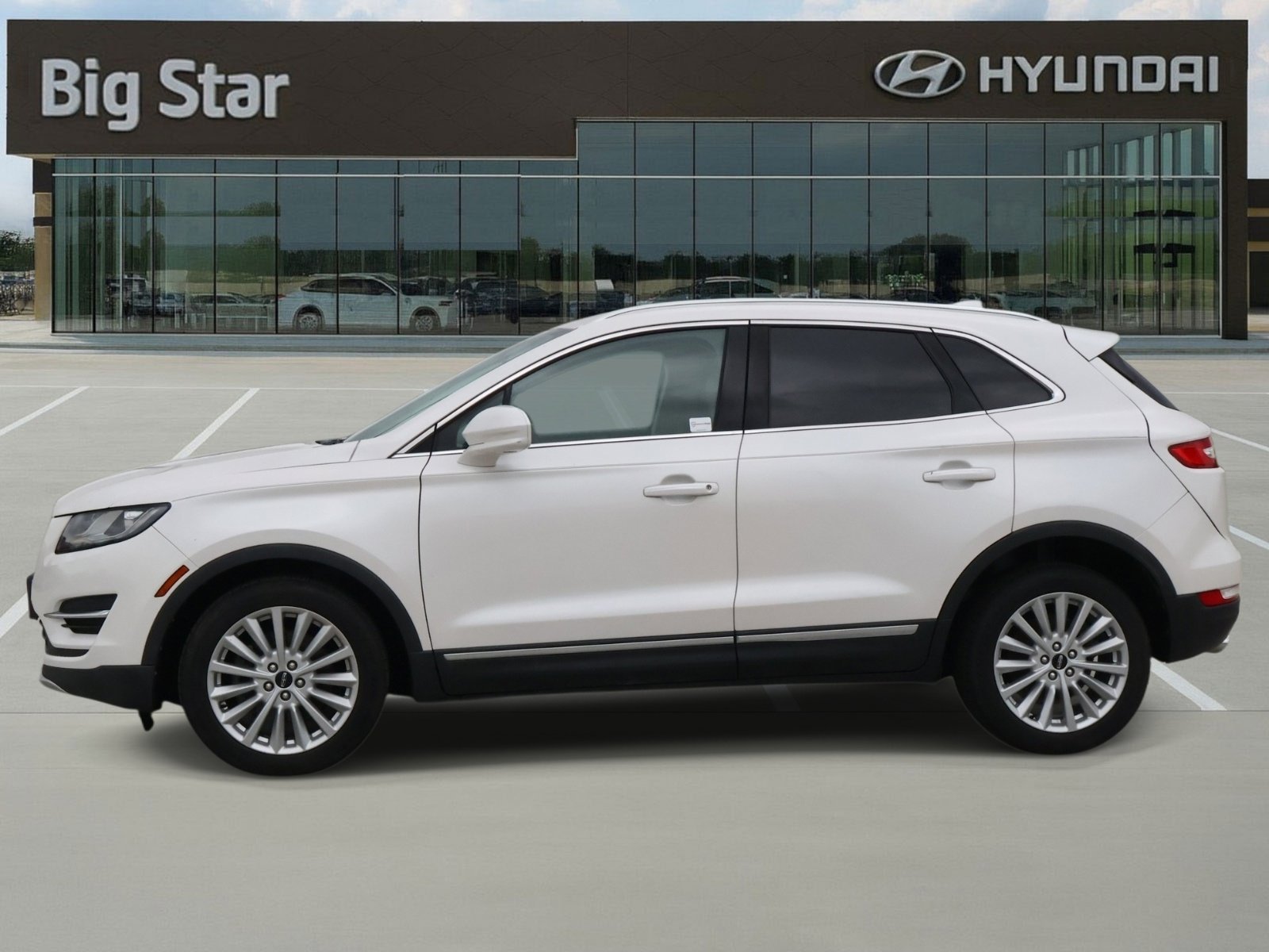 Used 2019 Lincoln MKC Base with VIN 5LMCJ1C92KUL26610 for sale in Friendswood, TX