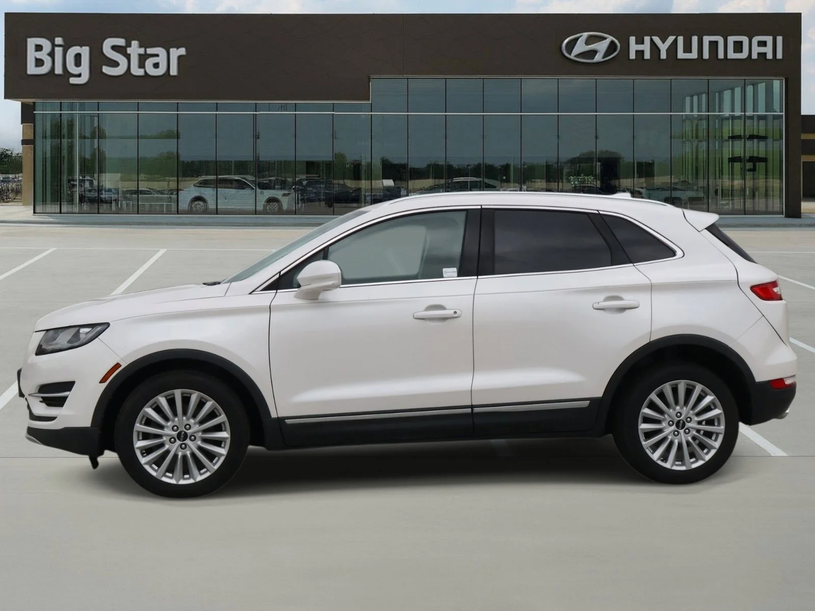 Used 2019 Lincoln MKC Base with VIN 5LMCJ1C92KUL26610 for sale in Friendswood, TX