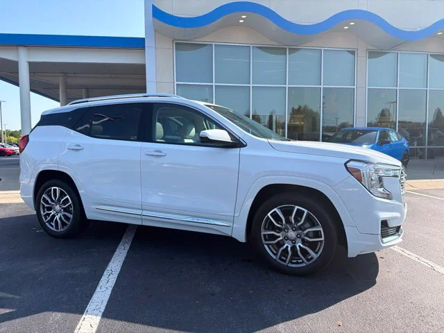 Used 2023 Summit White GMC Denali image 4