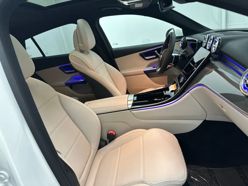 New 2027 White Mercedes-Benz GLC 300 image 26